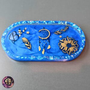 Handmade boho resin oval tray with dreamcatcher design in glossy epoxy finish, ideal for jewelry, keys, or use as a rolling tray